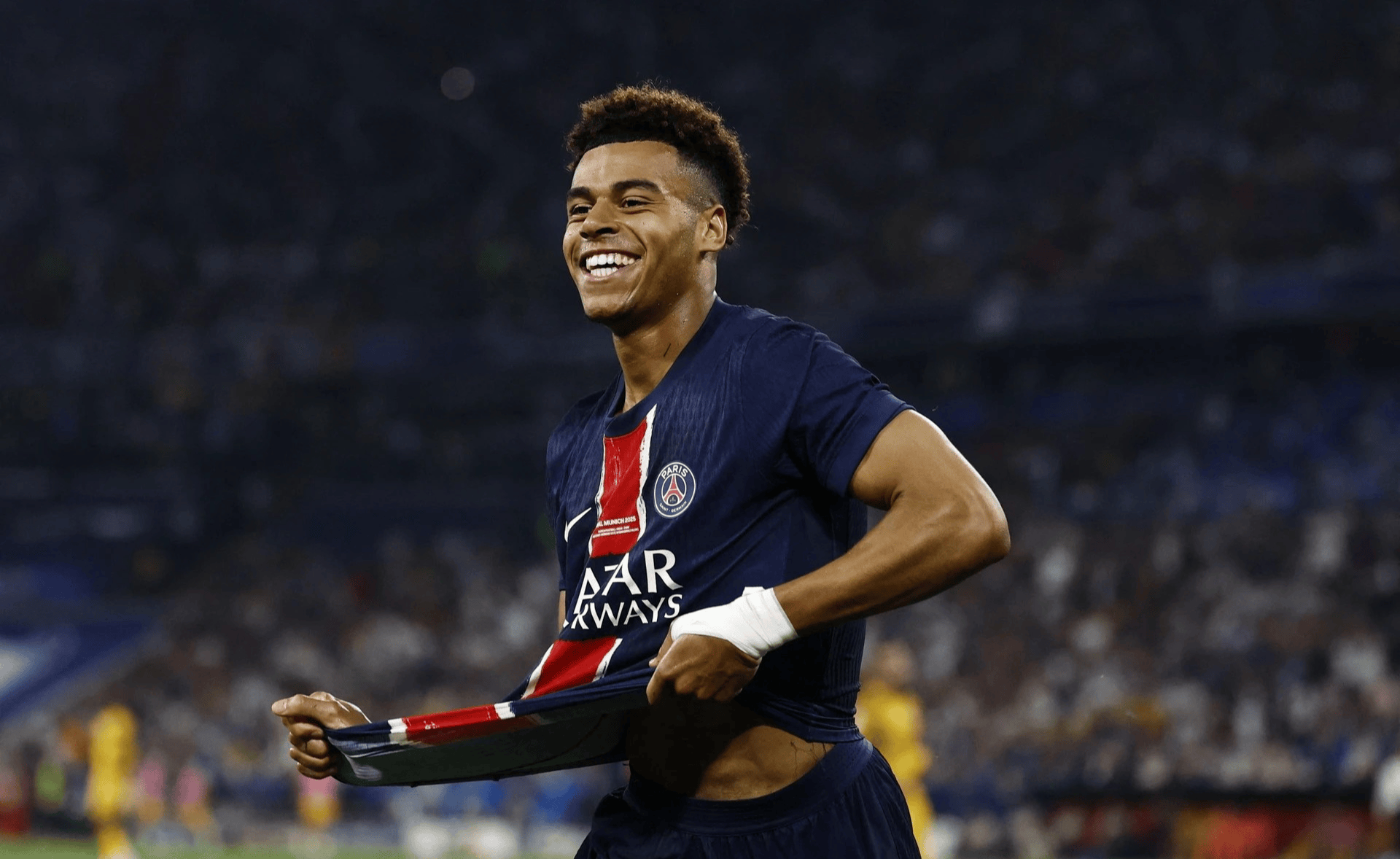 包含欧超杯倒计时,巴黎圣日耳曼关键时刻防线松动,细节引发关注,态度坚定,资深球员宣示担当的词条 包含欧超杯倒计时,巴黎圣日耳曼关键时刻防线松动,细节引发关注,态度坚定,资深球员宣示担当的词条